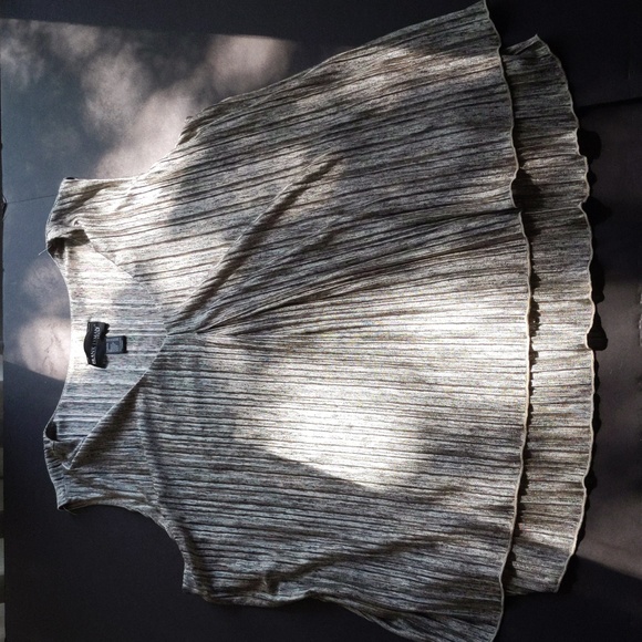 🍁Frank Lyman Metallic Top - Picture 5 of 10